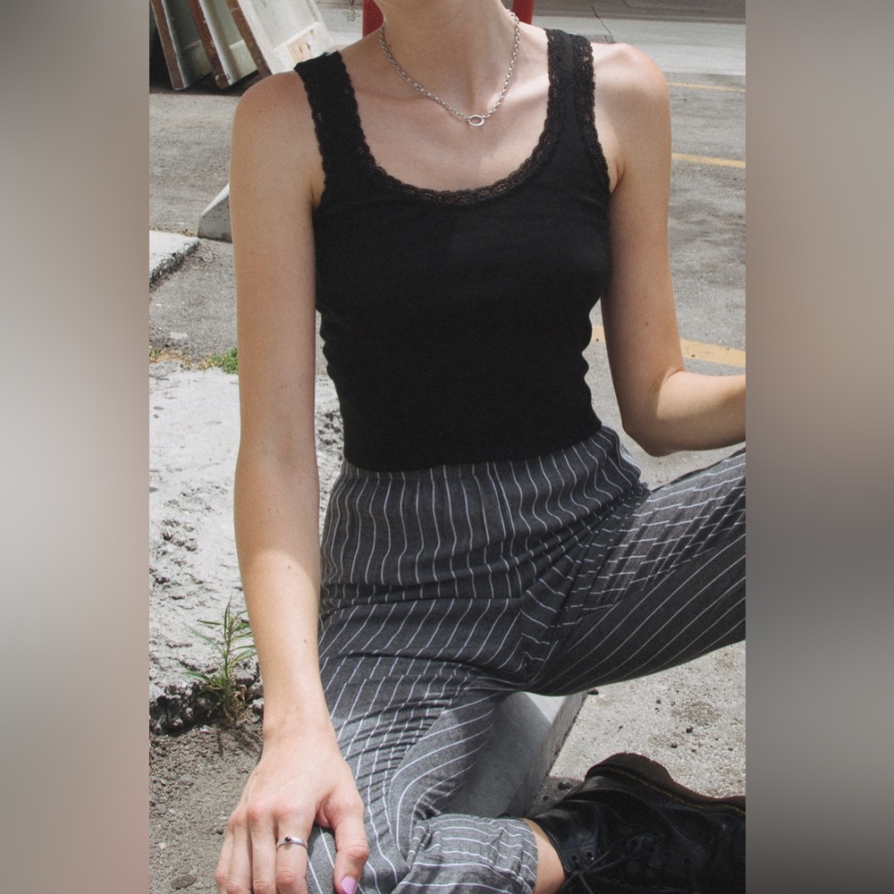 Brandy Melville Ronnie tank top